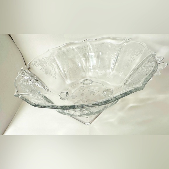 Vintage Fostoria “Meadow Rose” Etched Baroque Glass Footed Serving Bowl - Picture 4 of 9